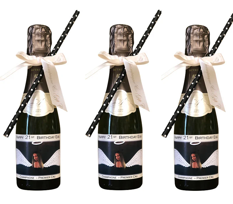 Personalised-21st-champagne-with-bows_and-straws